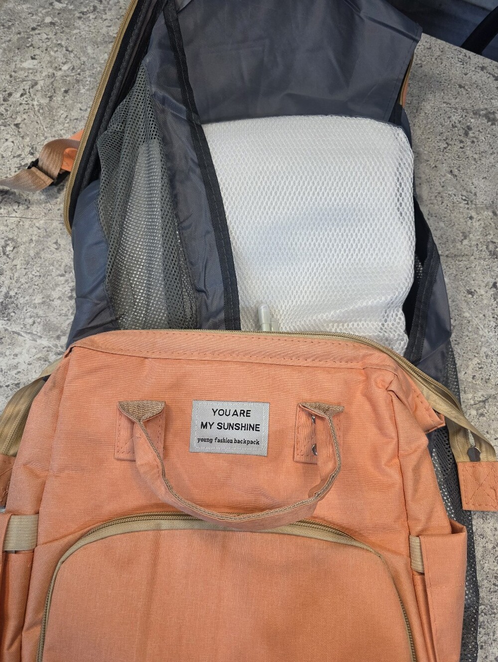 Multifuntion Diaperbag - Picture 3 of 9